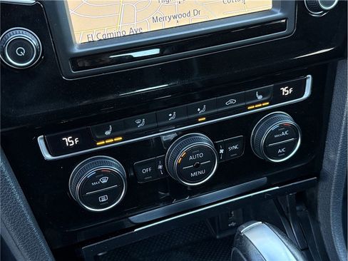 Used 2017 Volkswagen Golf S image 23