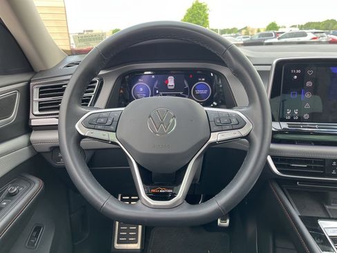 Used 2024 Volkswagen Atlas Peak Edition SEL AWD/4WD image 19