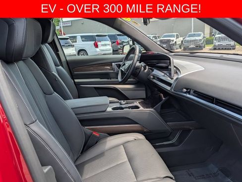 Used 2026 Cadillac Vistiq Sport w/ LPO, Floor Liner Package AWD/4WD image 17