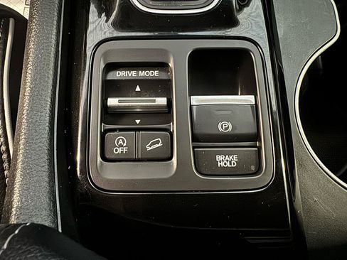 Used 2025 Honda Pilot Elite image 20