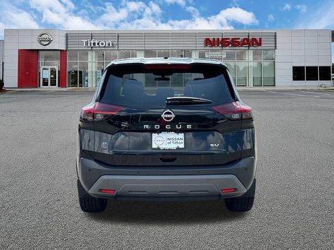 Used 2023 Nissan Rogue SV FWD image 6