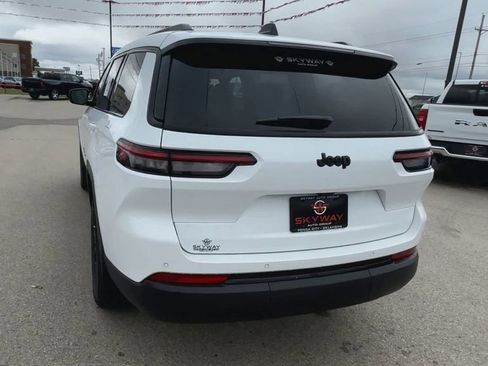 New 2025 Jeep Grand Cherokee L Altitude RWD image 7