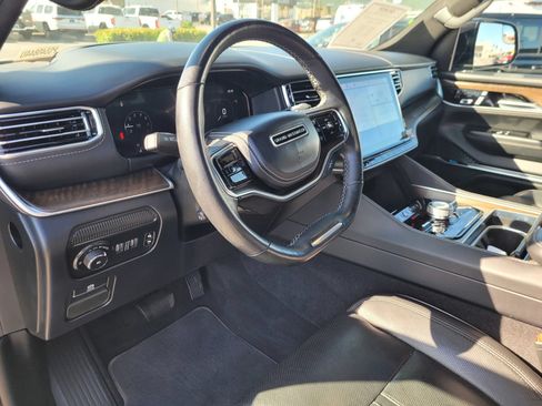 Used 2023 Jeep Grand Wagoneer L Series II AWD/4WD image 16