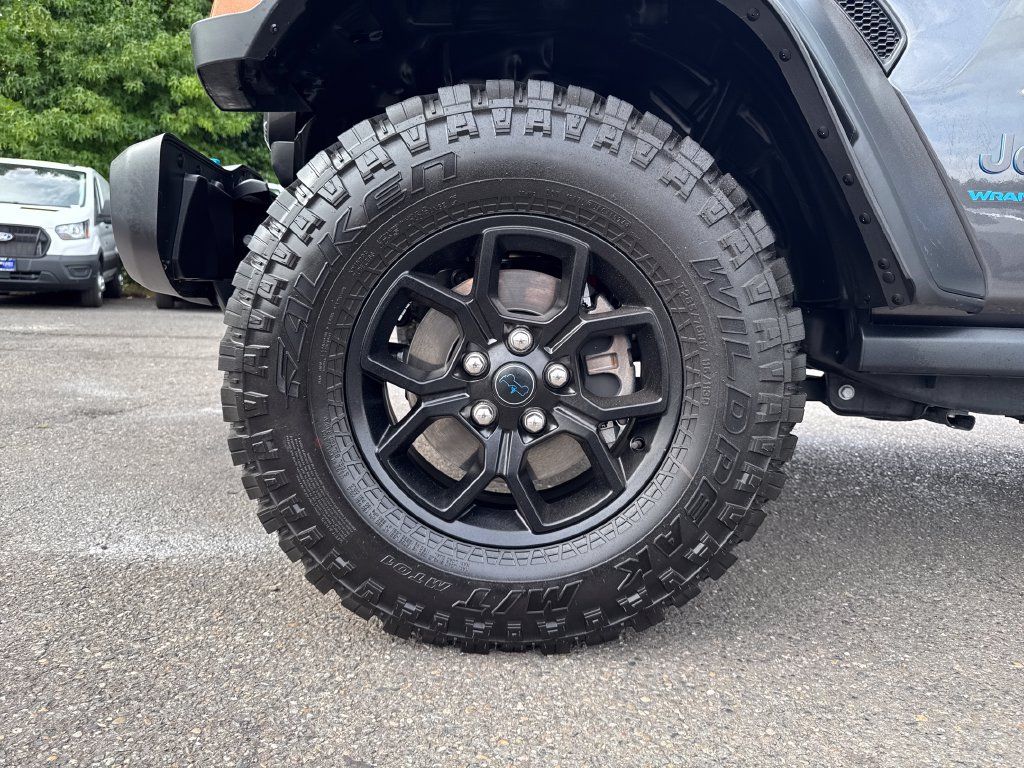 Used 2024 Jeep Wrangler Unlimited AWD/4WD image 27