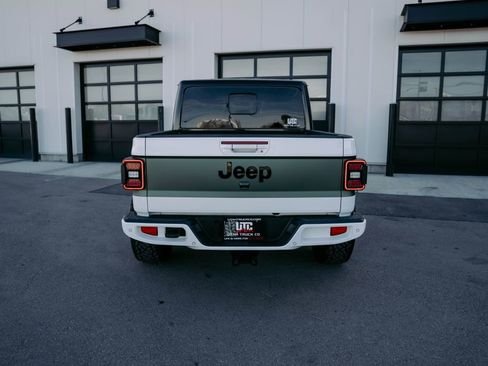 Used 2021 Jeep Gladiator Overland image 7