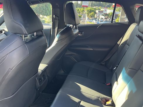 Certified 2023 Toyota Venza XLE AWD/4WD image 12