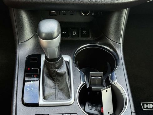 Used 2019 Toyota Highlander Limited Platinum image 15