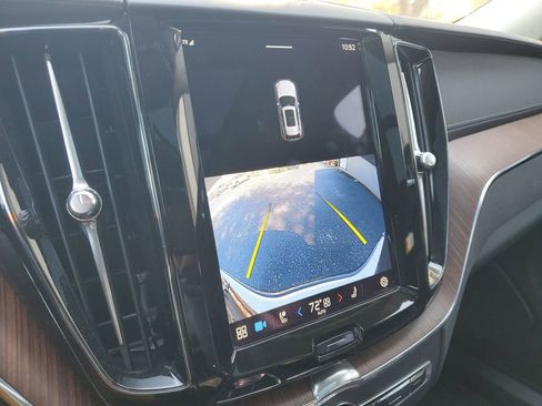 Used 2023 Volvo XC60 B5 Ultimate w/ Climate Package image 31