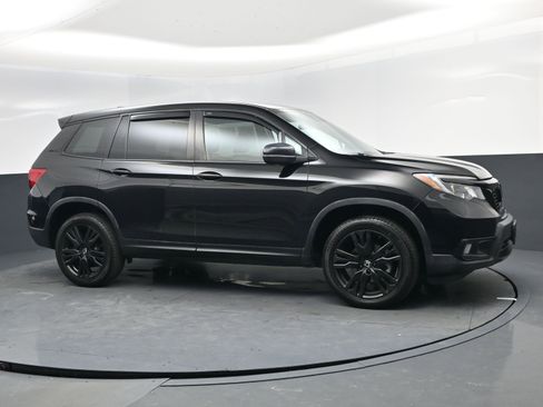 Used 2021 Honda Passport Sport image 2