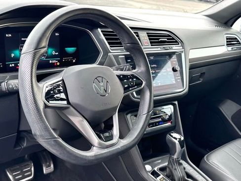 Used 2023 Volkswagen Tiguan SE R-Line FWD image 13