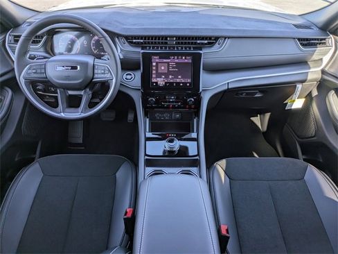 New 2025 Jeep Grand Cherokee L Altitude image 16