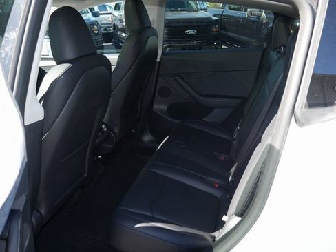 Used 2025 Tesla Model Y Long Range image 23