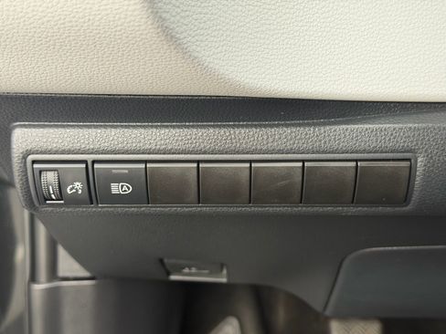 Used 2021 Toyota Corolla SE w/ Carpet Mat Package (TMS) FWD image 19