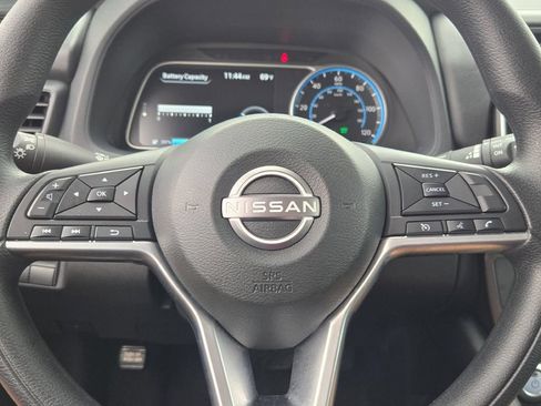 Used 2025 Nissan Leaf S FWD image 33