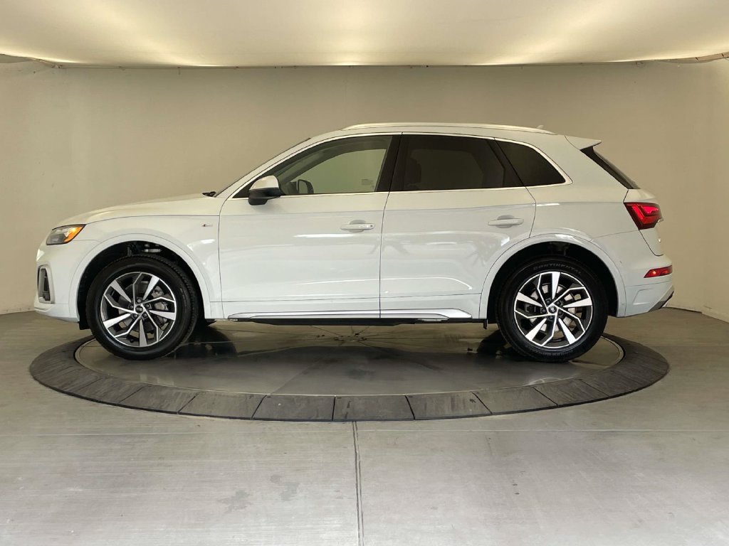 Certified 2023 Audi Q5 2.0T Premium w/ Convenience Package AWD/4WD image 2