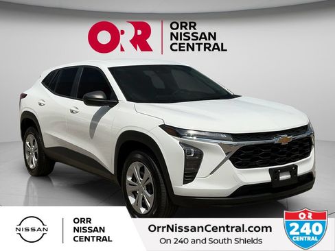 Used 2024 Chevrolet Trax LS FWD image 3