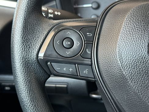 Used 2025 Toyota Corolla LE FWD image 21