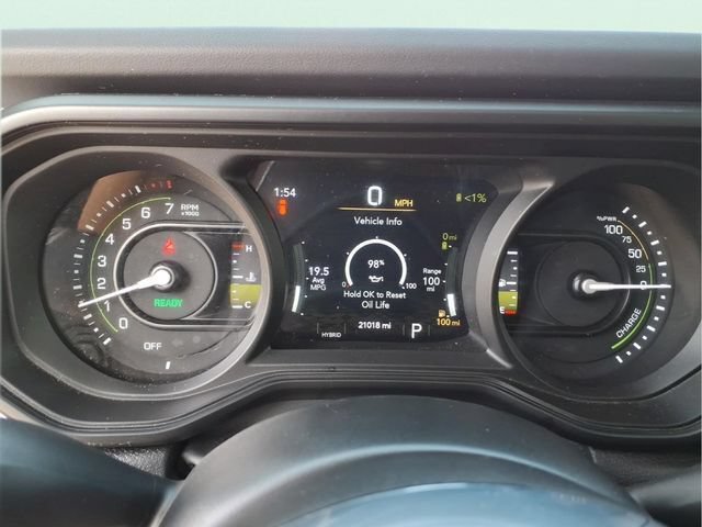 Used 2025 Jeep Wrangler Unlimited Sahara AWD/4WD image 21