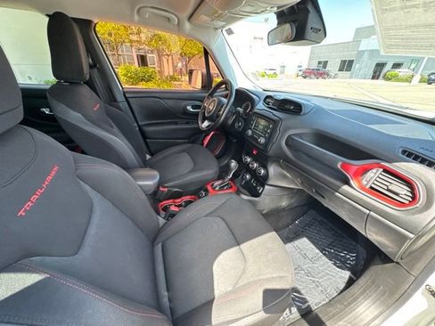 Used 2016 Jeep Renegade Trailhawk AWD/4WD image 18