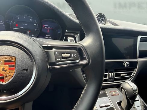 Used 2024 Porsche Macan AWD/4WD image 19