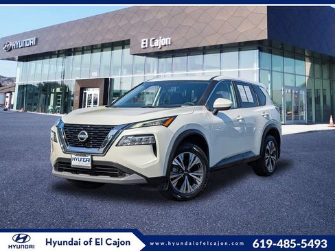 Used 2023 Nissan Rogue SV FWD image 1