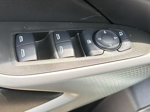 Used 2024 Chevrolet Trax LS w/ LS Convenience Package FWD image 22