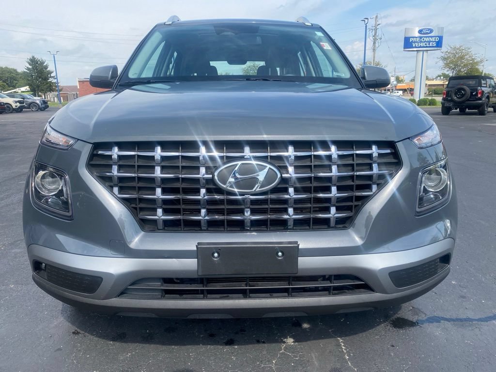 Used 2025 Hyundai Venue SEL FWD image 8