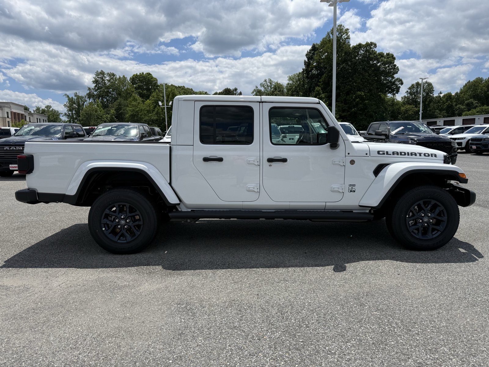 New 2026 Jeep Gladiator Sport AWD/4WD image 2