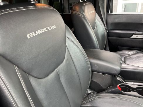Used 2018 Jeep Wrangler Unlimited Rubicon w/ Cold Weather Group AWD/4WD image 50