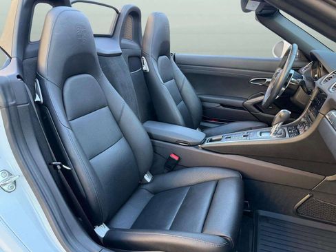 Used 2022 Porsche 718 Boxster image 27