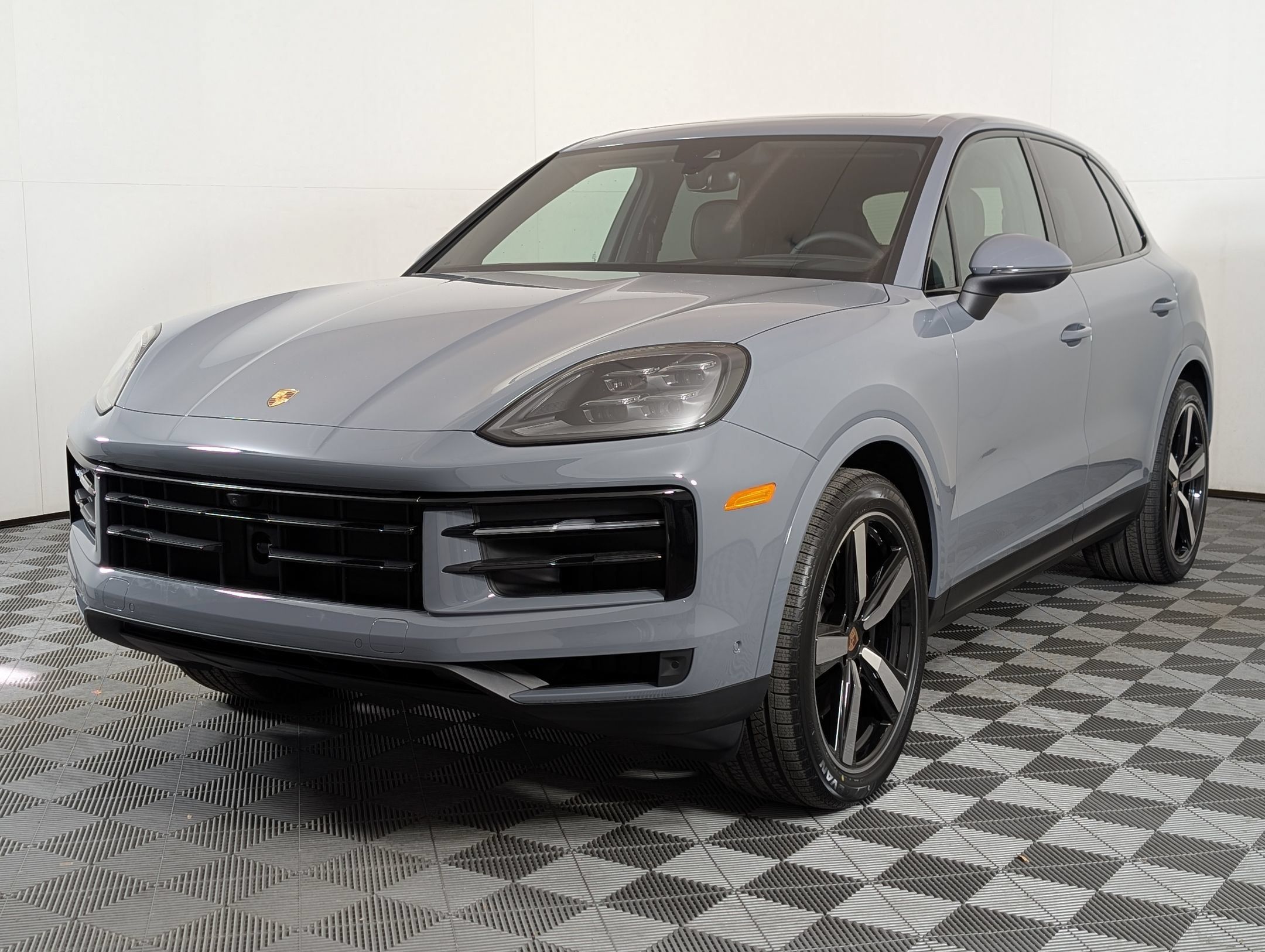 Certified 2026 Porsche Cayenne AWD/4WD image 1