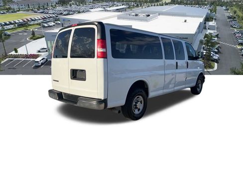 Used 2019 Chevrolet Express 3500 LT w/ LT Preferred Equipment Group RWD image 17