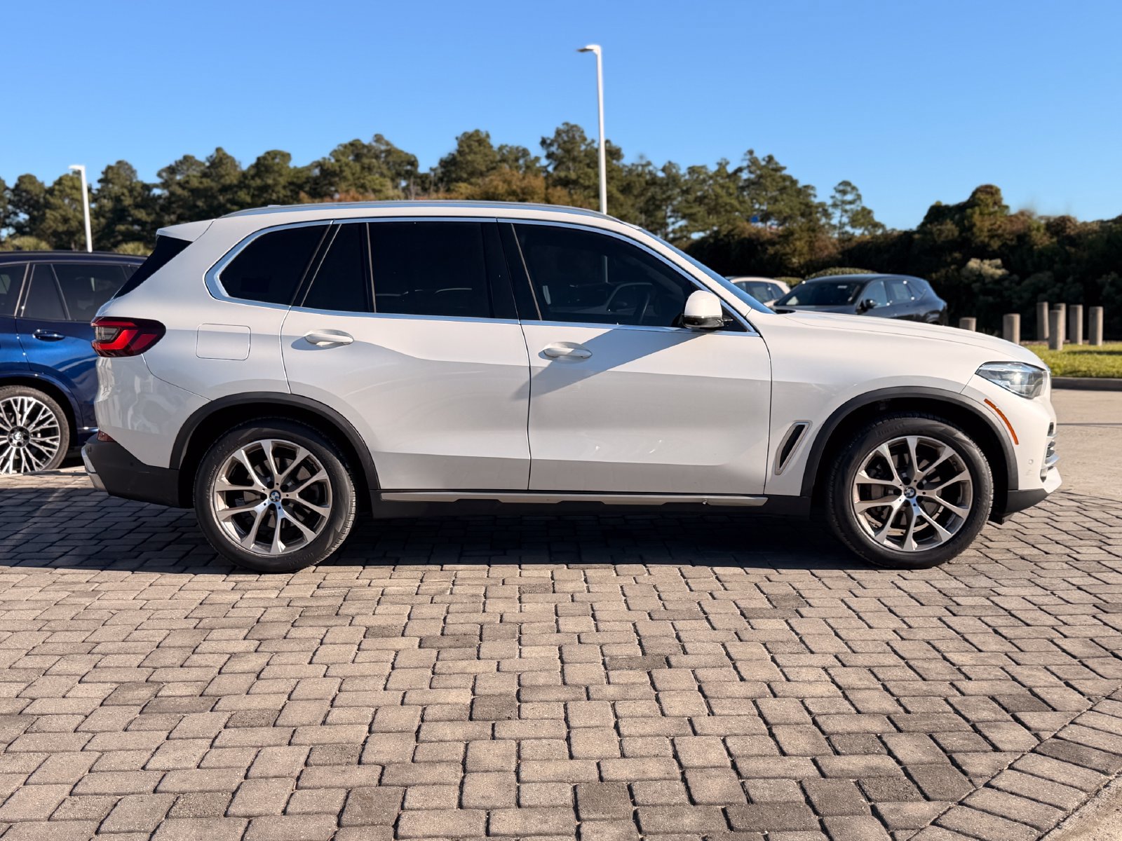 Used 2022 BMW X5 sDrive40i w/ Premium Package RWD image 8