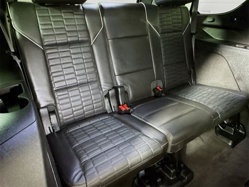 Used 2023 Cadillac Escalade Sport Platinum w/ LPO, ONYX Package image 28