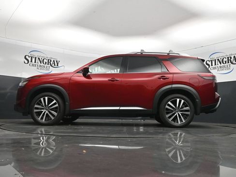 Used 2025 Nissan Pathfinder Platinum w/ Cargo Package FWD image 29