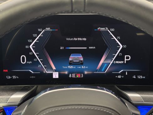Used 2023 BMW i7 xDrive60 w/ Executive Package 2 AWD/4WD image 21