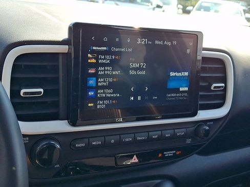 Certified 2023 Hyundai Venue Limited FWD image 16