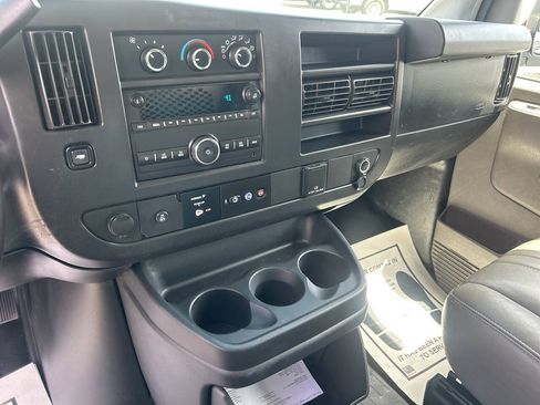 Used 2017 Chevrolet Express 2500 RWD image 12