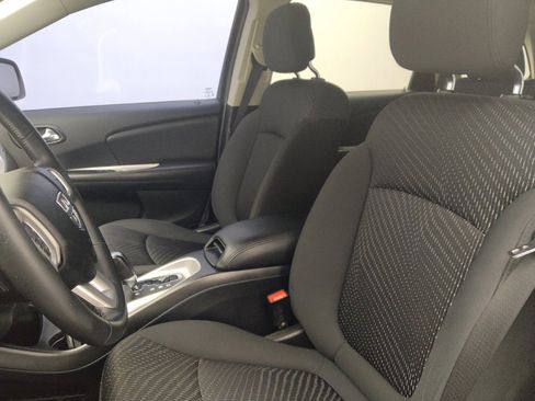 Used 2018 Dodge Journey SE w/ Popular Equipment Group image 17