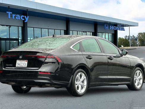 Certified 2025 Honda Accord LX image 6