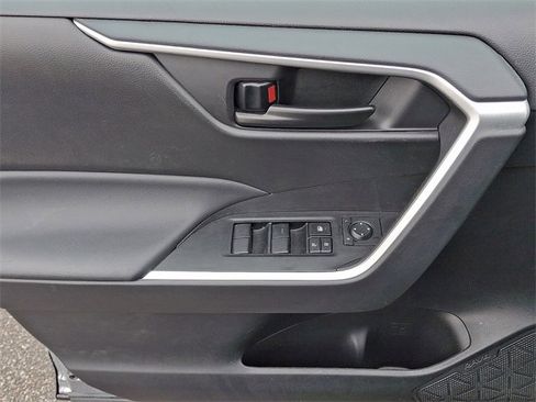 Used 2025 Toyota RAV4 LE image 12