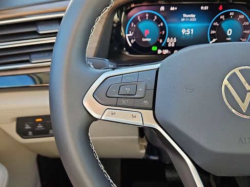 New 2026 Volkswagen Atlas SE image 17