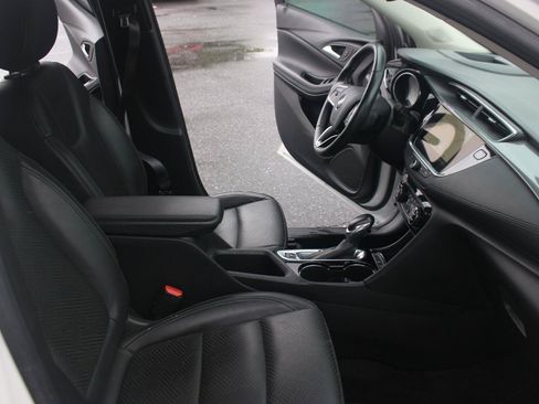 Used 2022 Buick Encore GX Essence w/ Advanced Technology Package FWD image 34