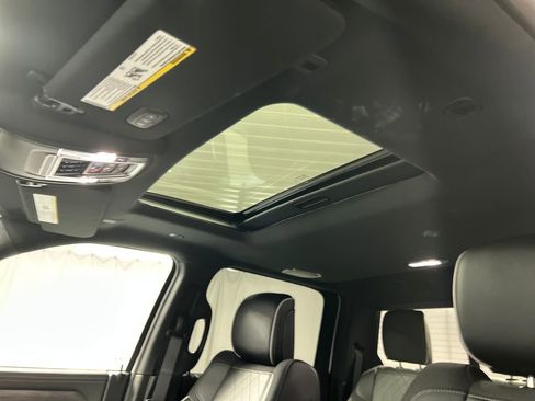 Used 2025 RAM 3500 Limited AWD/4WD image 22