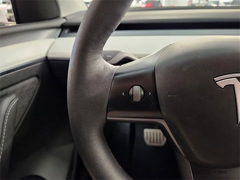 Used 2022 Tesla Model Y Performance image 25