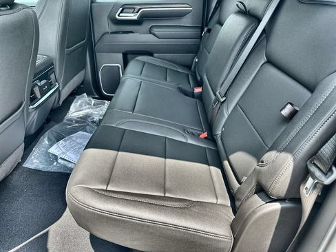 New 2026 GMC Sierra 1500 SLT w/ SLT Convenience Package RWD image 16