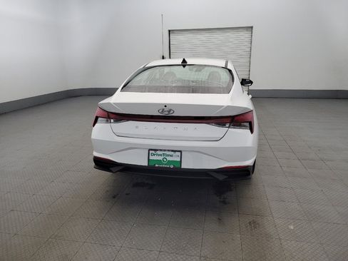 Used 2023 Hyundai Elantra SEL w/ Cargo Package image 7