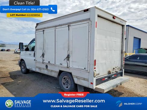 Used 2010 GMC Savana 3500 RWD image 3