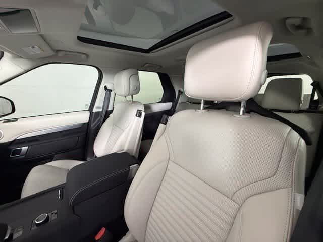 New 2026 Land Rover Discovery Limited Edition AWD/4WD image 5