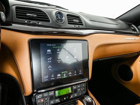 Used 2018 Maserati GranTurismo Sport image 14